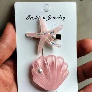 Source Unknown Pink Starfish and Shell Hair Clips